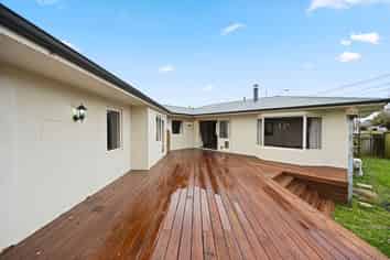 20 Saxbys Road, Glenview