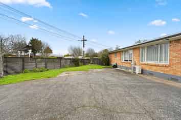 20 Saxbys Road, Glenview