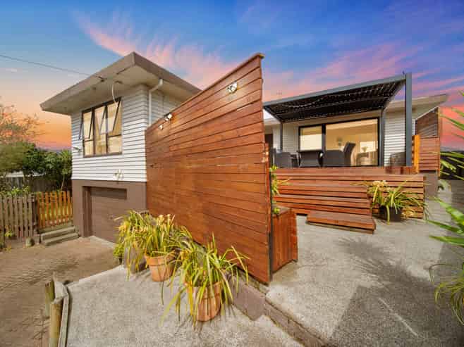 2/28 Christmas Road, Manurewa