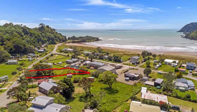 13 Makahuri Place, Hicks Bay