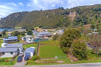 13 Makahuri Place, Hicks Bay