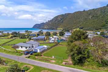 13 Makahuri Place, Hicks Bay
