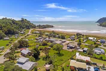 13 Makahuri Place, Hicks Bay