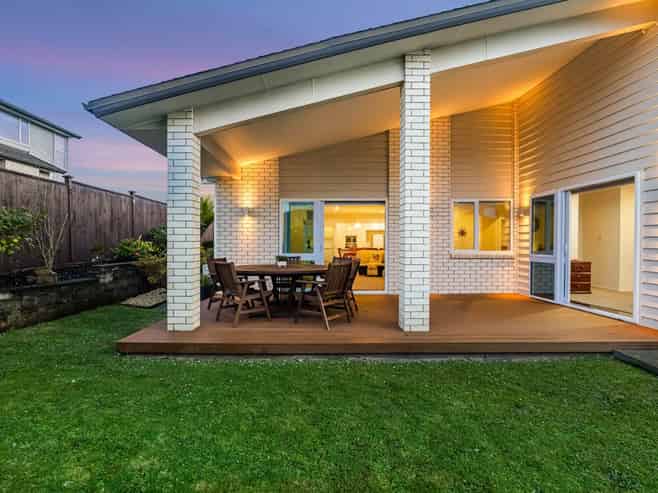 60 Butler Stoney Crescent, Millwater
