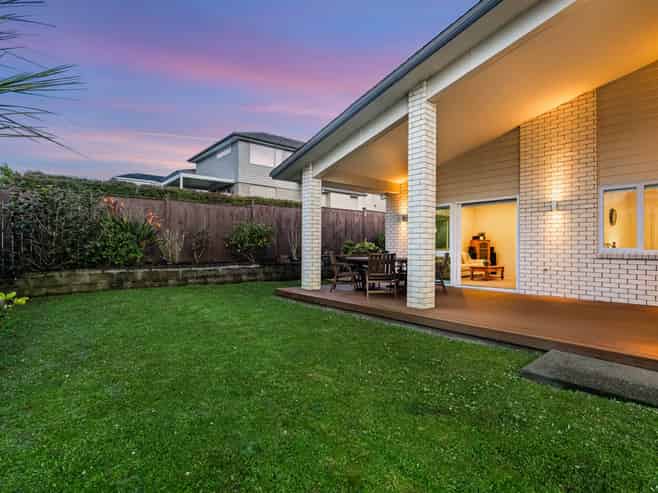 60 Butler Stoney Crescent, Millwater