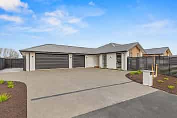 30 Guinevere Drive, LINCOLN