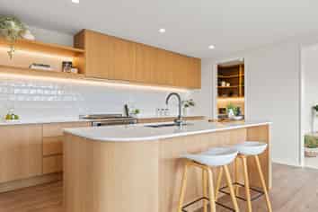 30 Guinevere Drive, LINCOLN