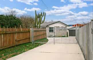 24A Euan Street, Mangakakahi