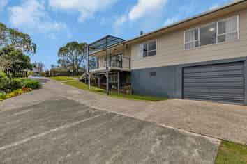 102 Alcoba Street, Kamo