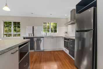 32 Clark Road, Kamo