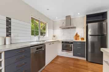 32 Clark Road, Kamo