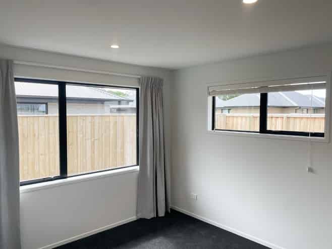 16 Henshaw Street, Ravenswood