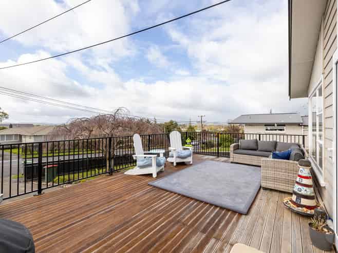5 Puriri Crescent, Lansdowne