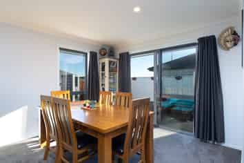 1 Carmine Crescent, Richmond