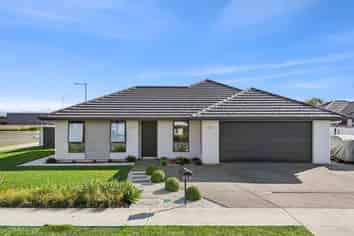 1 Carmine Crescent, Richmond