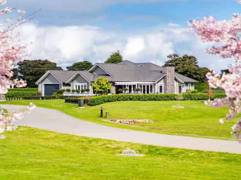 15 Jean Millington Lane, Maunu