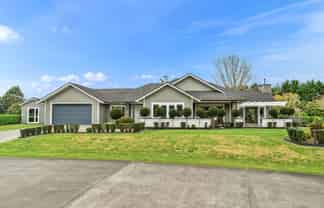 15 Jean Millington Lane, Maunu