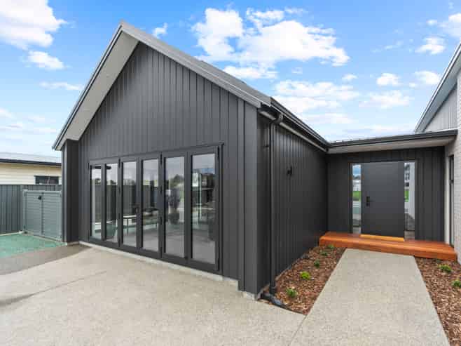 10 Sir Bob Charles Drive, Masterton