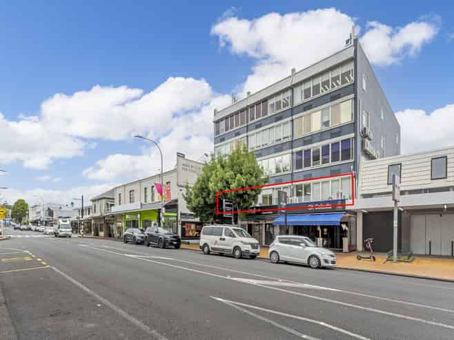 Prime position in heart of Parnell