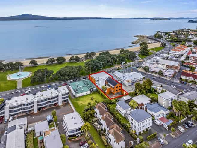 Prime waterfront in Mission Bay