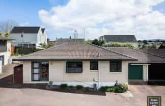 2/16 Wood Street, Papakura