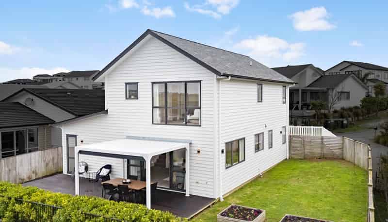 18 Kiwa Crescent, Gulf Harbour