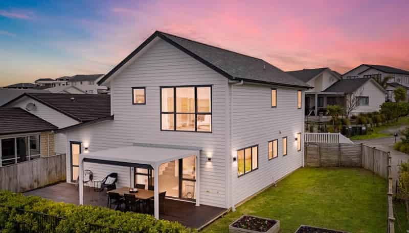 18 Kiwa Crescent, Gulf Harbour