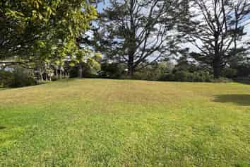 36 Shelter Drive, Greenhithe