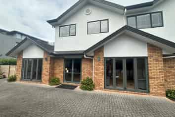 Ellerslie Retail Suitable for Various Uses