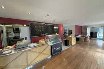 Ellerslie Retail Suitable for Various Uses