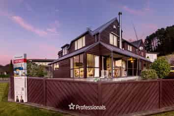69 Sunbrae Drive, Silverstream