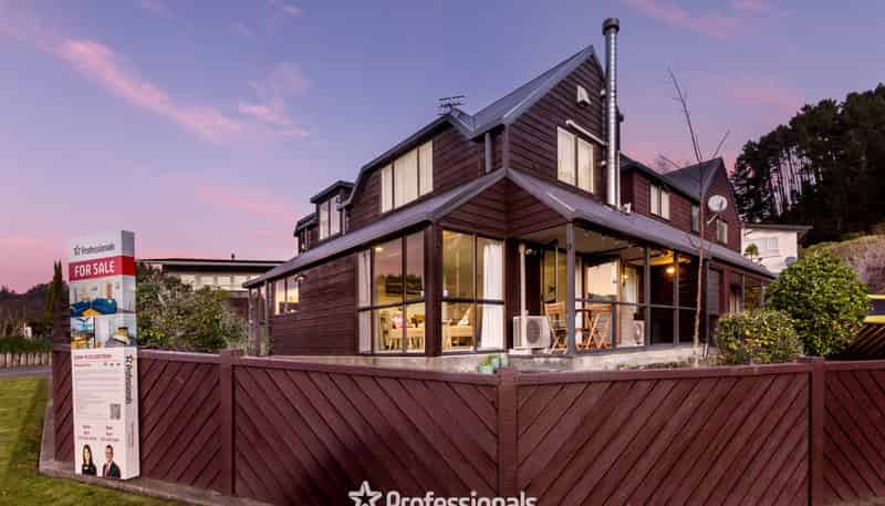 69 Sunbrae Drive, Silverstream