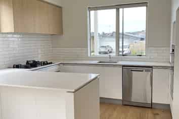 20 Onekura Street, Red Beach