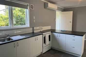 32C Hayr Road, Three Kings