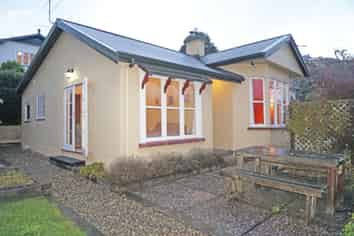 34 School Street, Roslyn