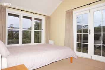 34 School Street, Roslyn