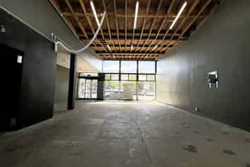 Prime Retail in Ellerslie | 140 m2