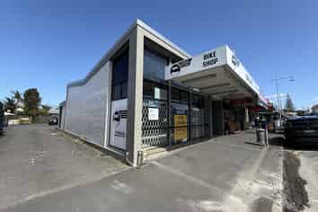 Prime Retail in Ellerslie | 140 m2