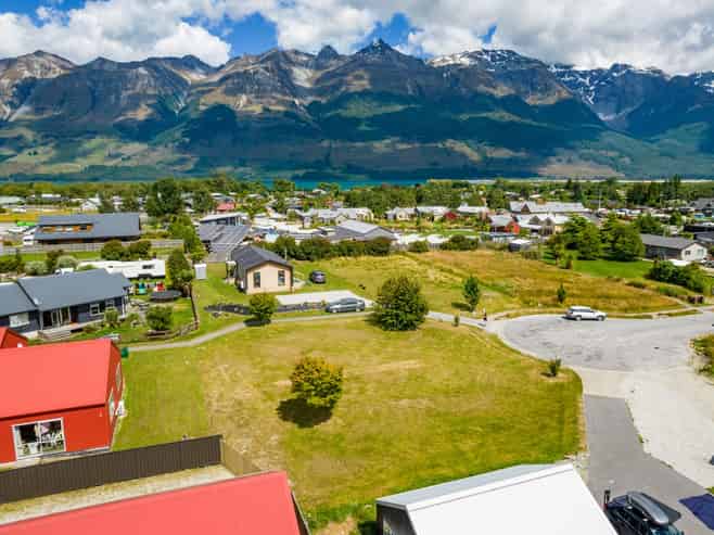 13 Old Dairy Close, Glenorchy