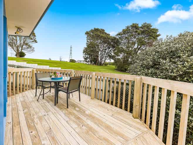 1B Triangle Road, Massey