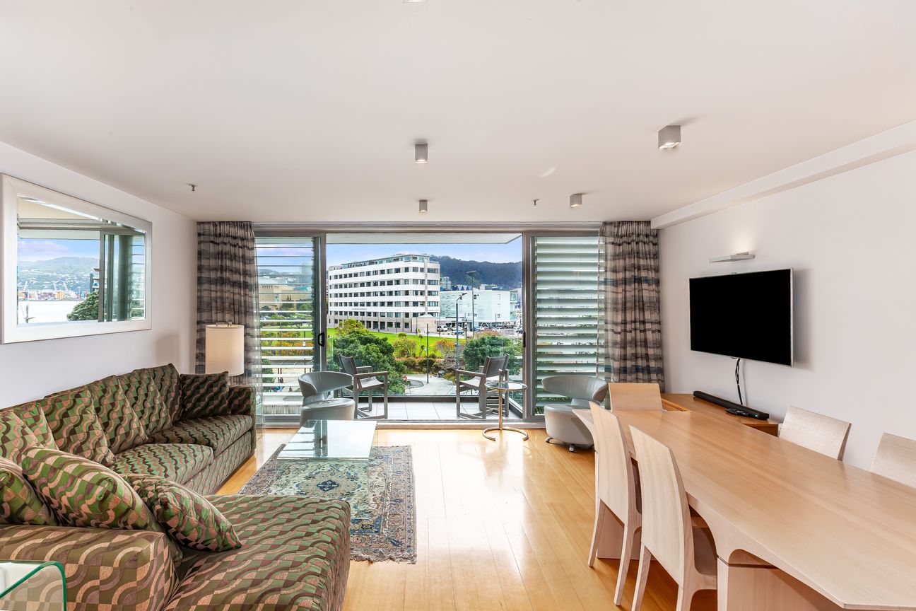 STUNNING CITY-END ORIENTAL BAY APARTMENT. - Bild 4