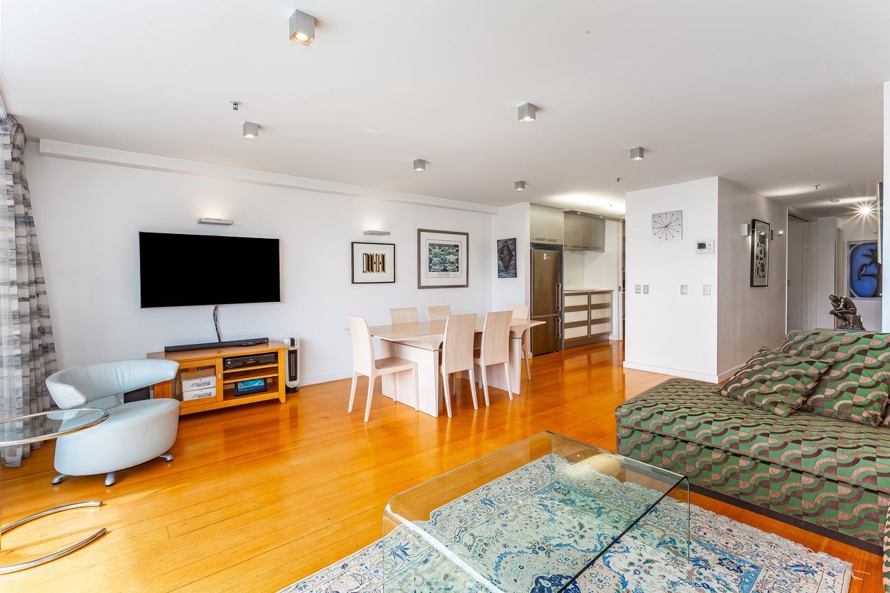 STUNNING CITY-END ORIENTAL BAY APARTMENT. - Bild 5