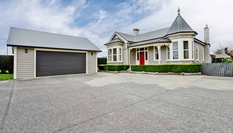 12 Herbert Street, Gladstone