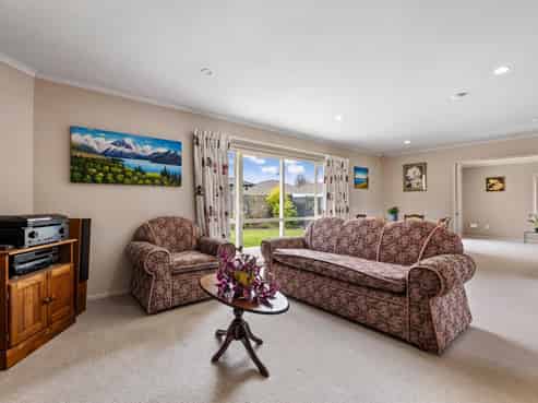 8 Cape Place, Poraiti