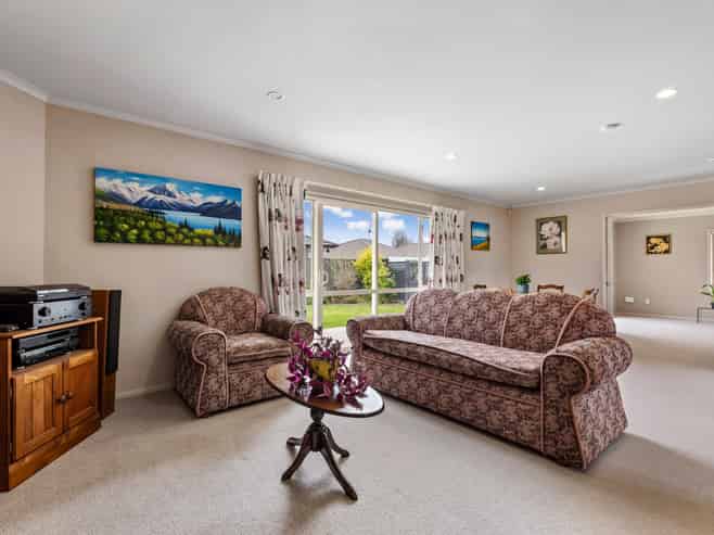 8 Cape Place, Poraiti