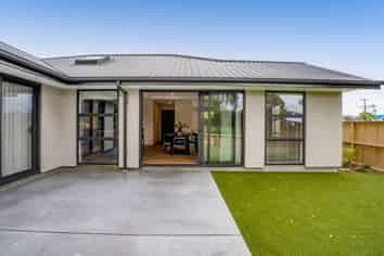 227A Tukapa Street, Westown