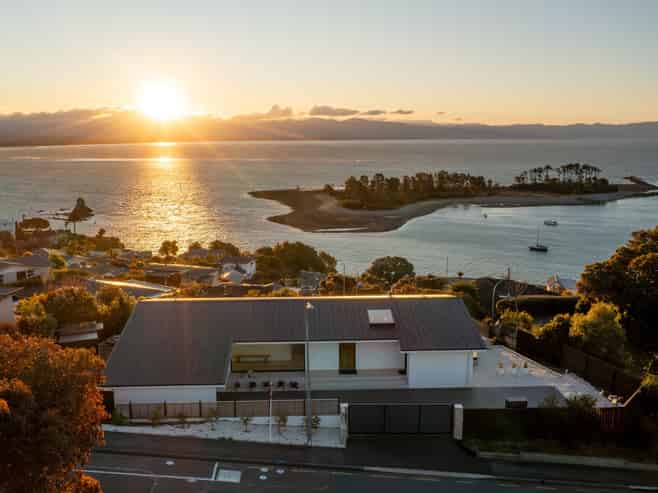 82 Princes Drive, Britannia Heights