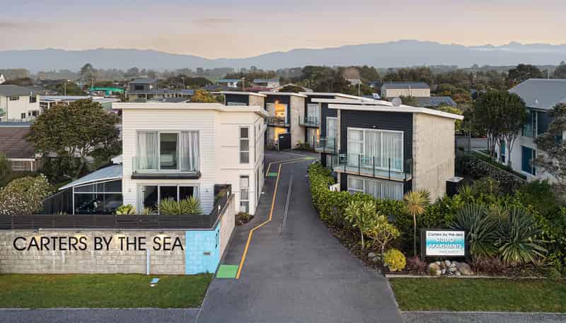 5,7 and 8/27 Marine Parade, Carters Beach