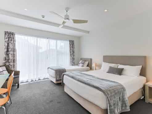 7/27 Marine Parade, Carters Beach