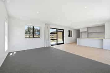 33 Greig Crescent, Amberley